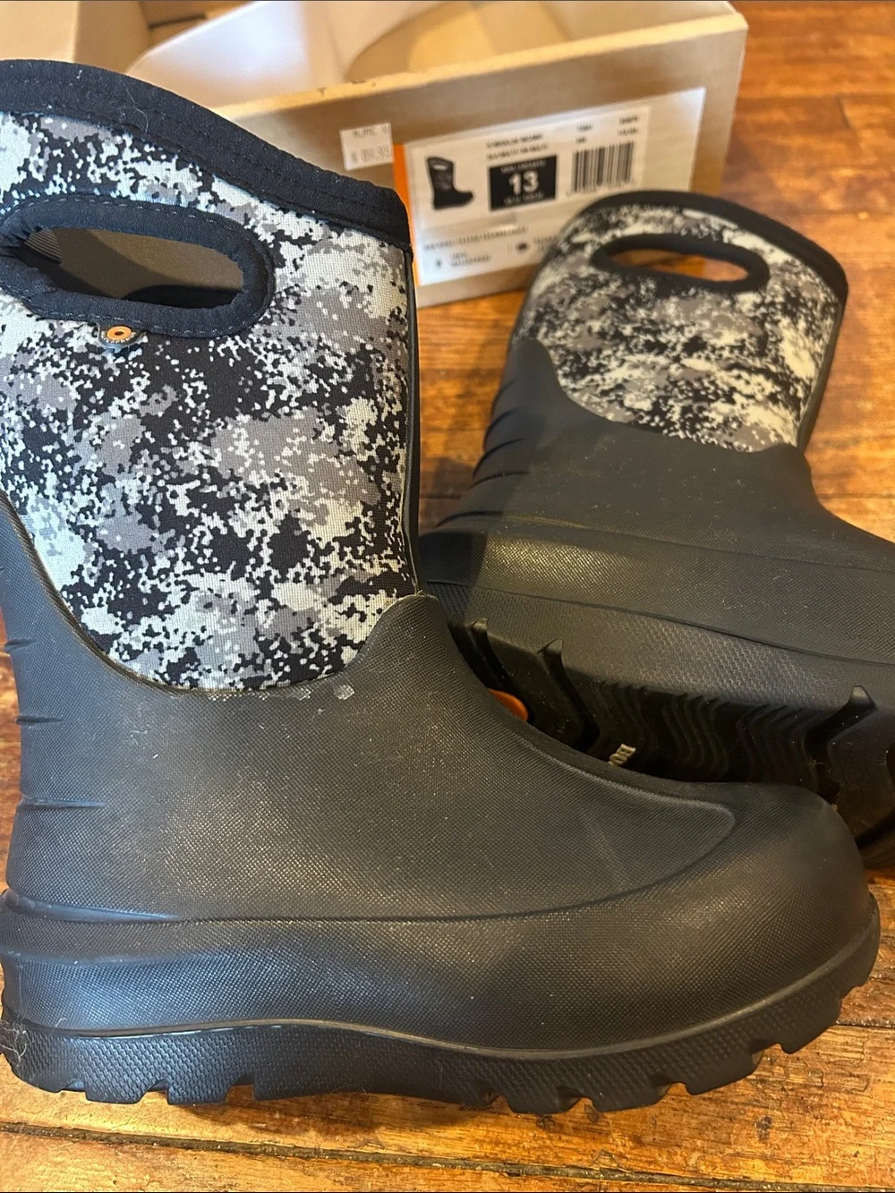 Neoclassic Bogs boots sz13